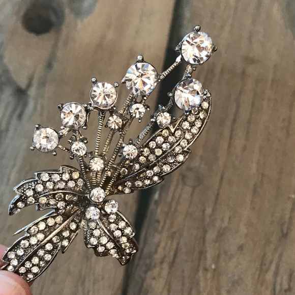 Silver LARGE Flower Brooch Crystals Pin Swarovski! - Picture 2 of 5